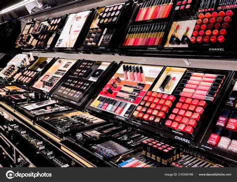 chanel makeup customer services uk|Chanel makeup stockists UK.